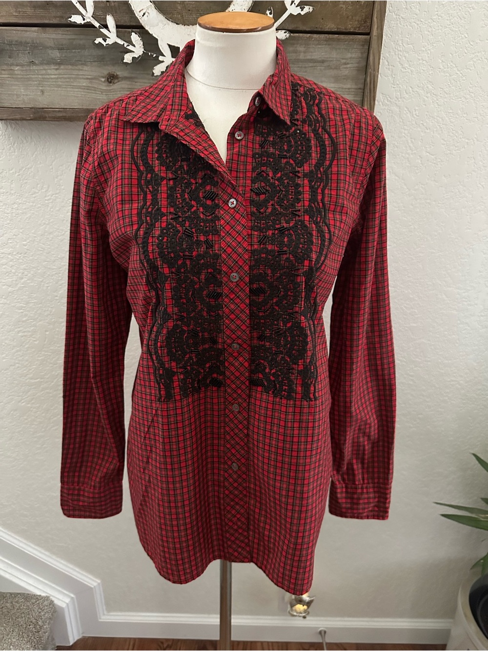 J. Crew red tartan plaid beaded embroidered button down long sleeve shirt size 6
